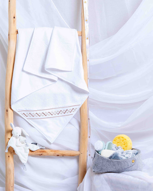 Cape bébé brodée 'Signature'