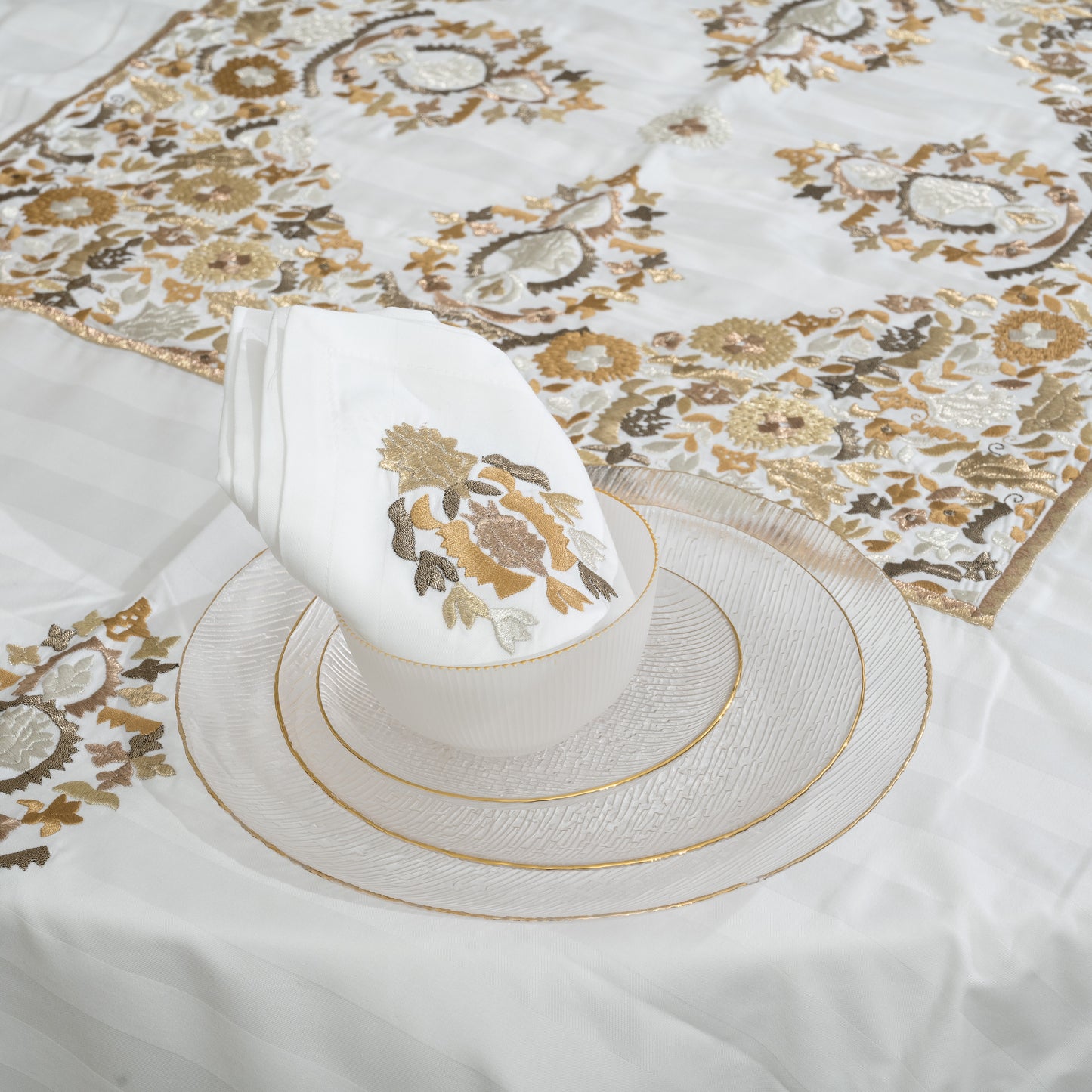 Nappe brodée carrée - Collection Taajira Tetouania Revisitée