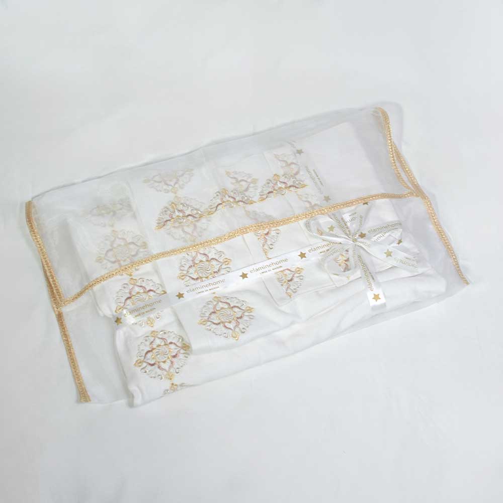 Pack de 4 serviettes brodées dans leur housse brodée