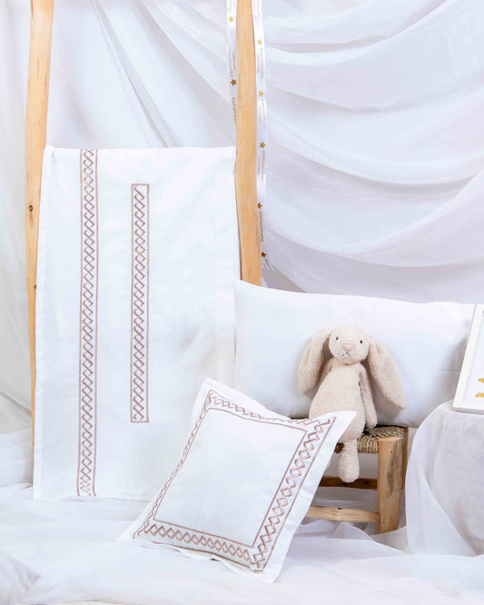 Parure de lit bébé brodée 'Signature'