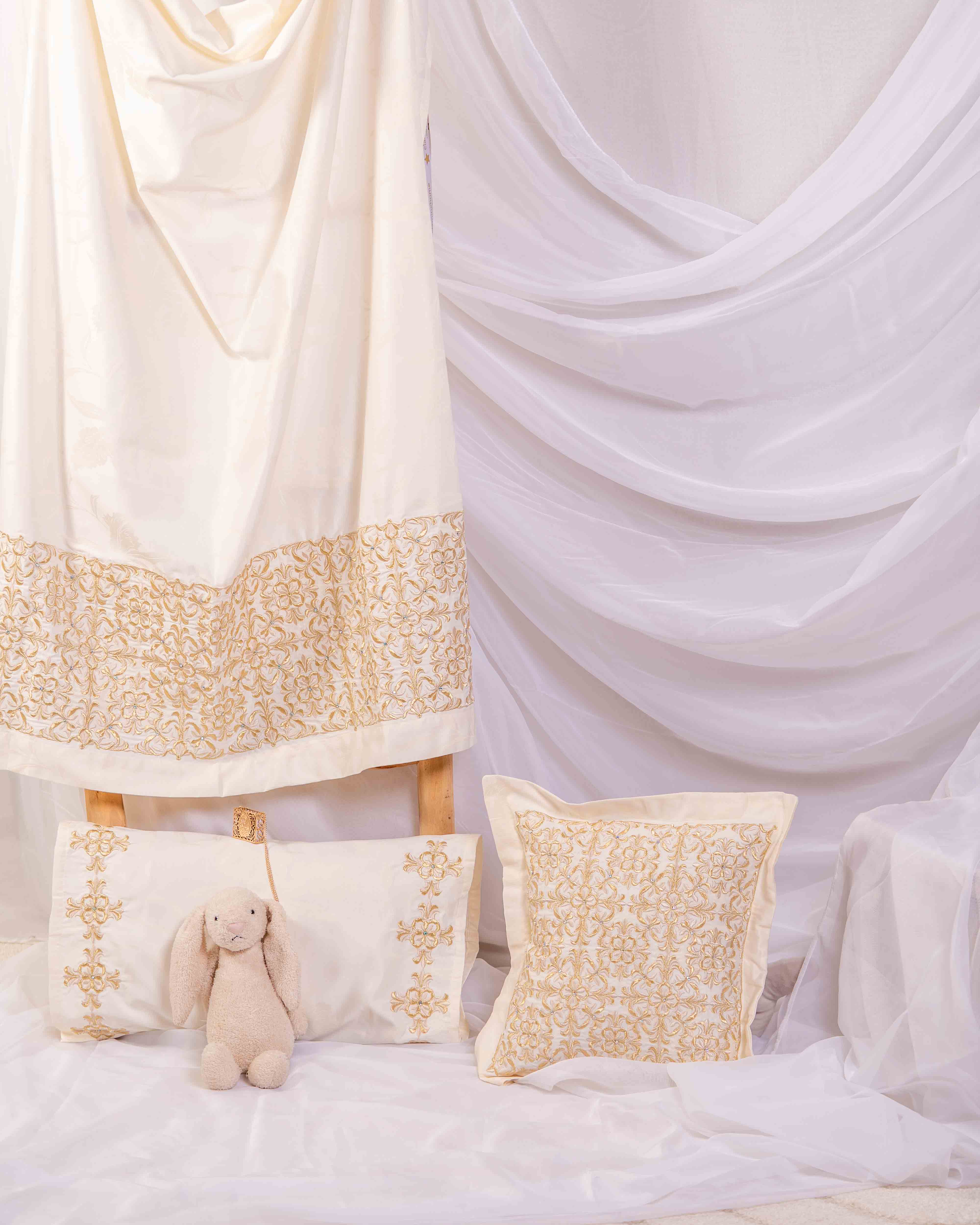 Parure de lit bébé brodée Rbati