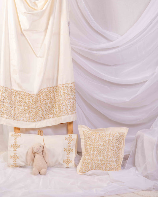 Parure de lit bébé brodée Rbati