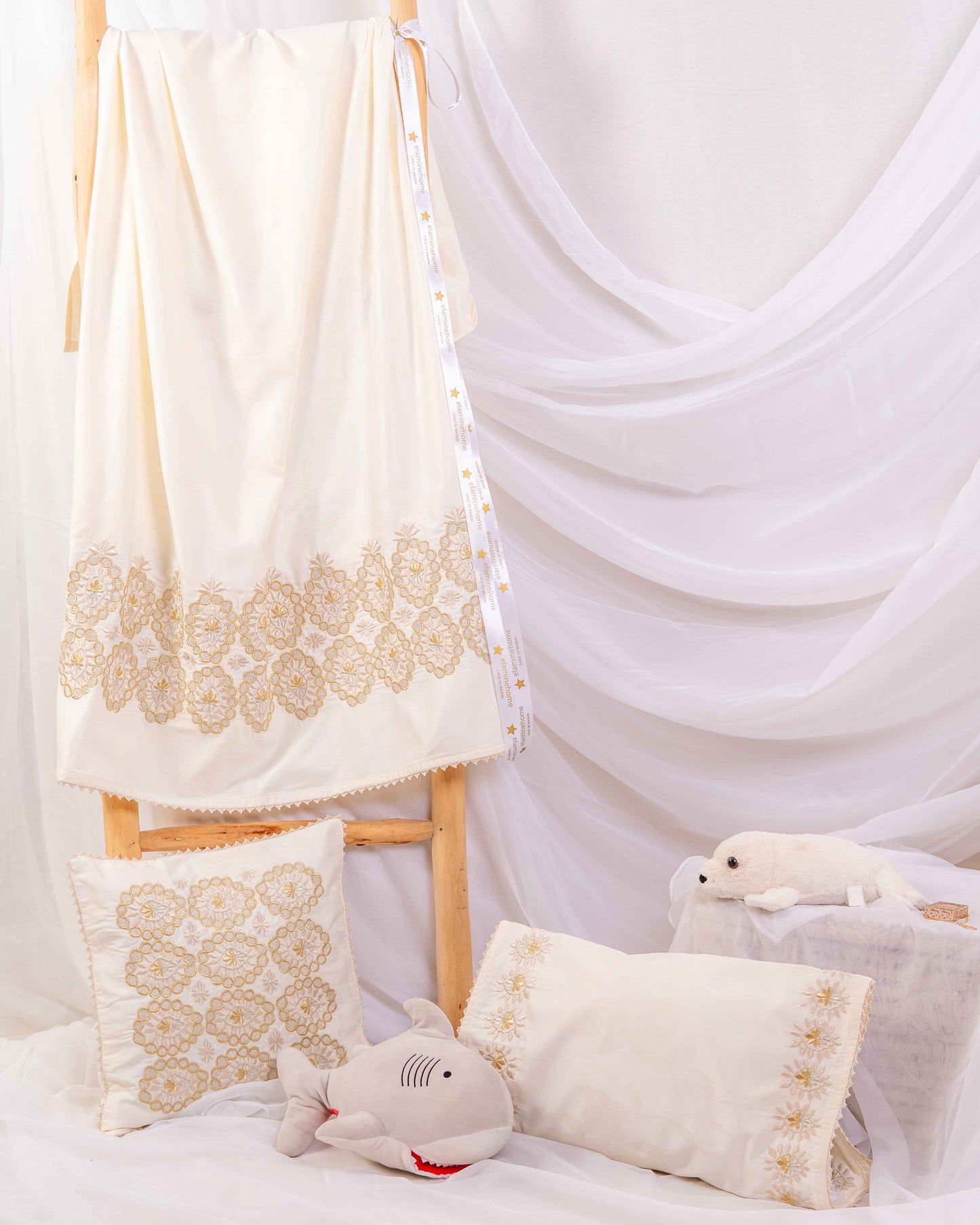 Parure de lit bébé brodée Rbati