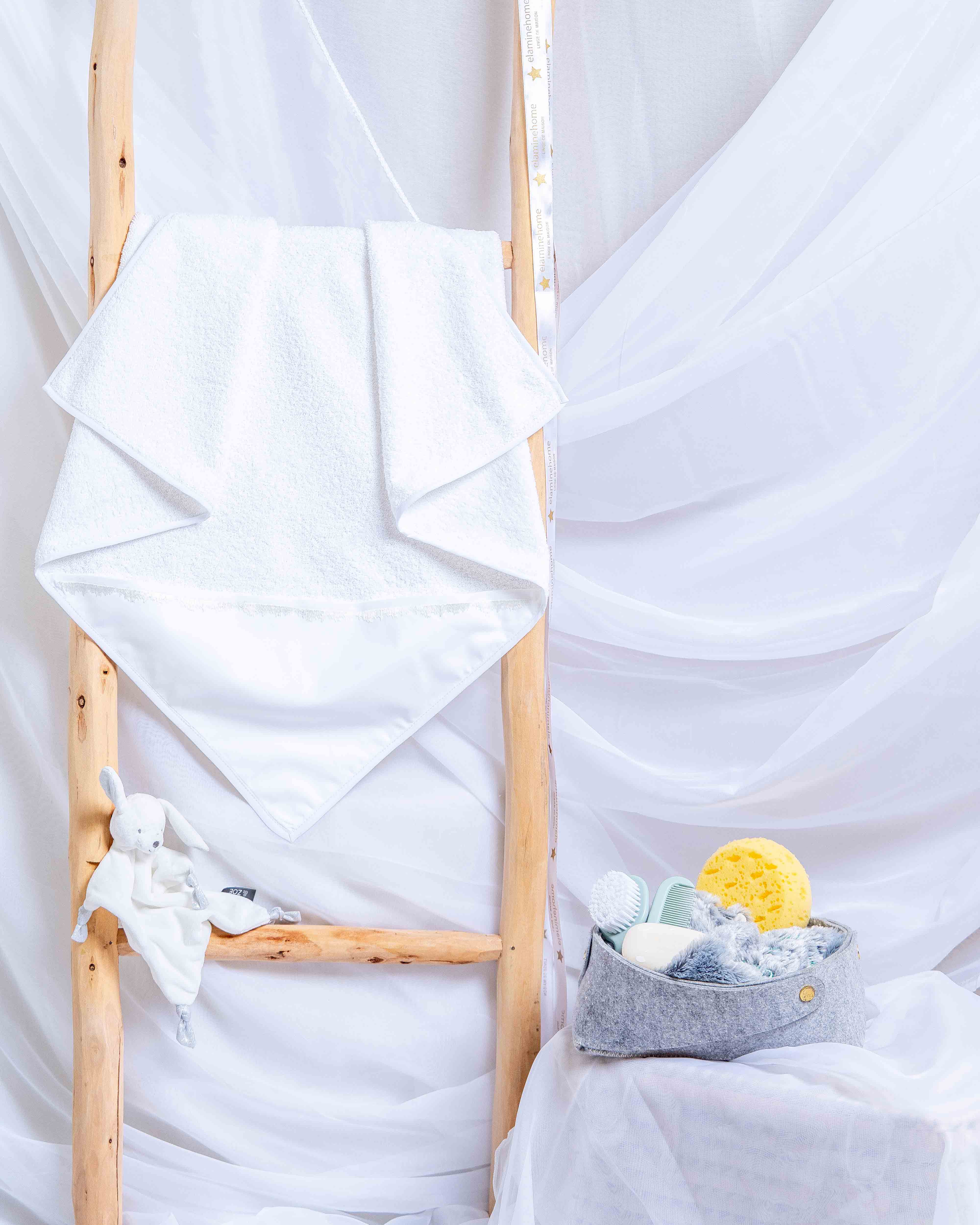 Cape de bain brodée pour bébé - Collection Prestige