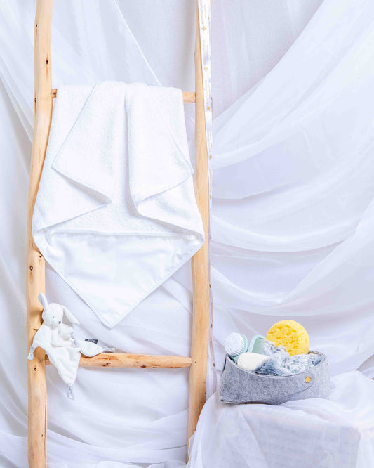 Cape de bain brodée pour bébé - Collection Prestige