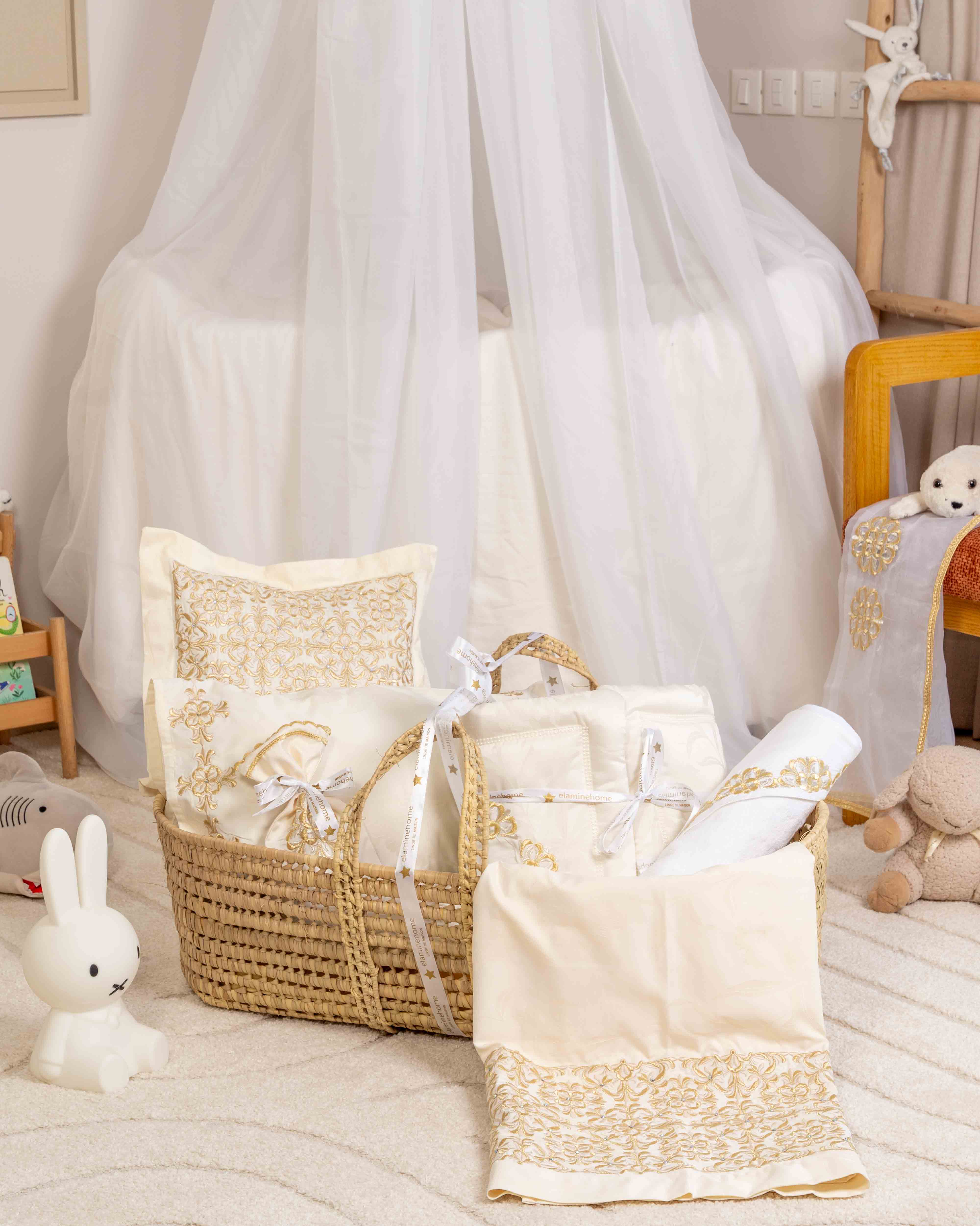 Trousseau du Bébé - Collection Fleur de Lys Traditionnelle