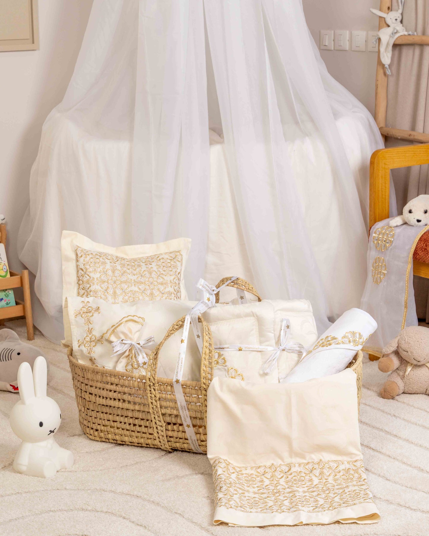 Trousseau du Bébé - Collection Fleur de Lys Traditionnelle