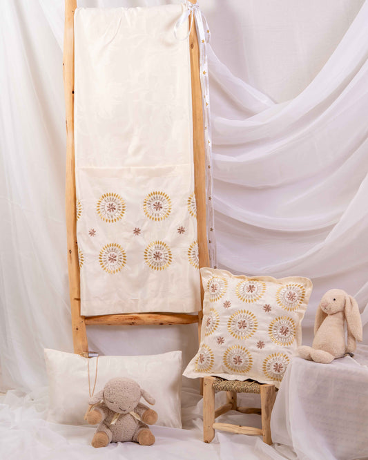 Parure de lit bébé brodée