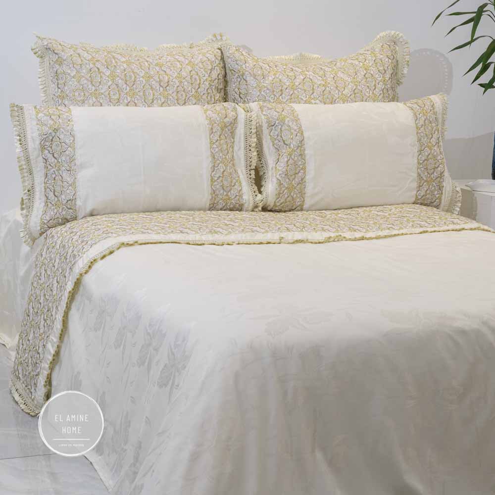 Parure de lit brodée Rbati avec Tekrir ou Tedriss