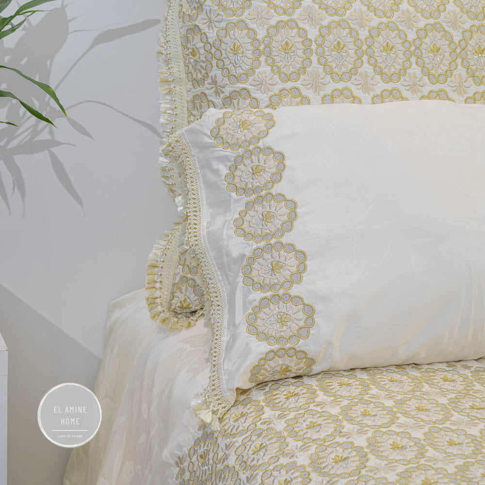 Parure de lit brodée Rbati avec Tekrir ou Tedriss