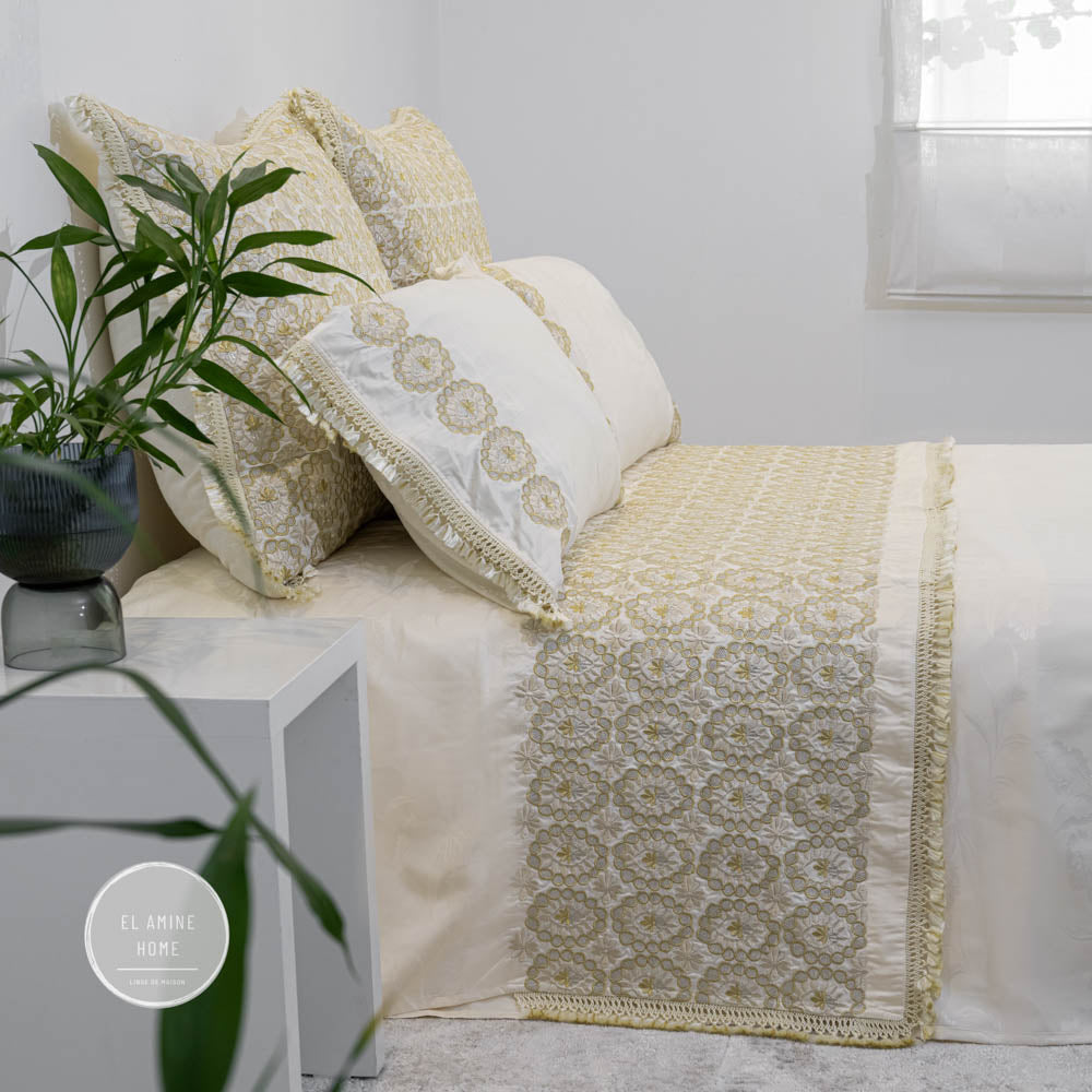 Parure de lit brodée Rbati avec Tekrir ou Tedriss