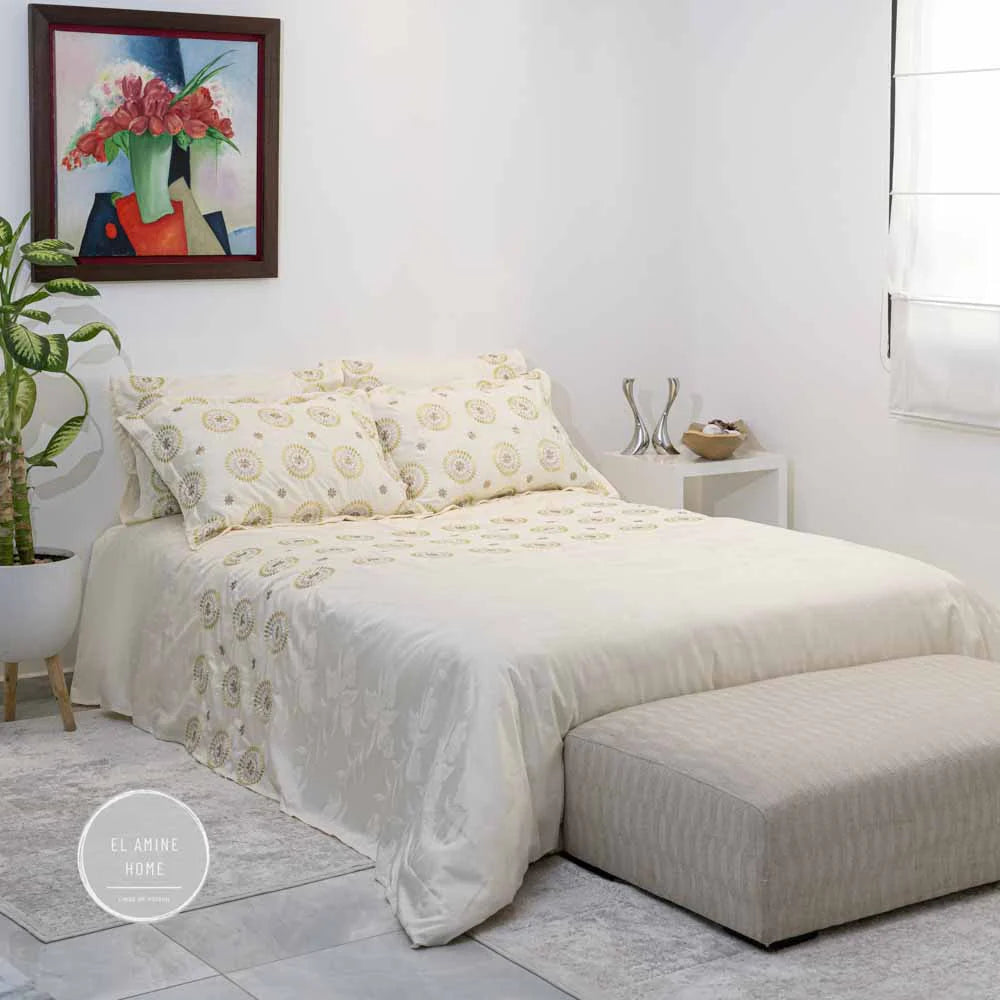 Parure de lit brodée - Collection Soleil 3 couleurs