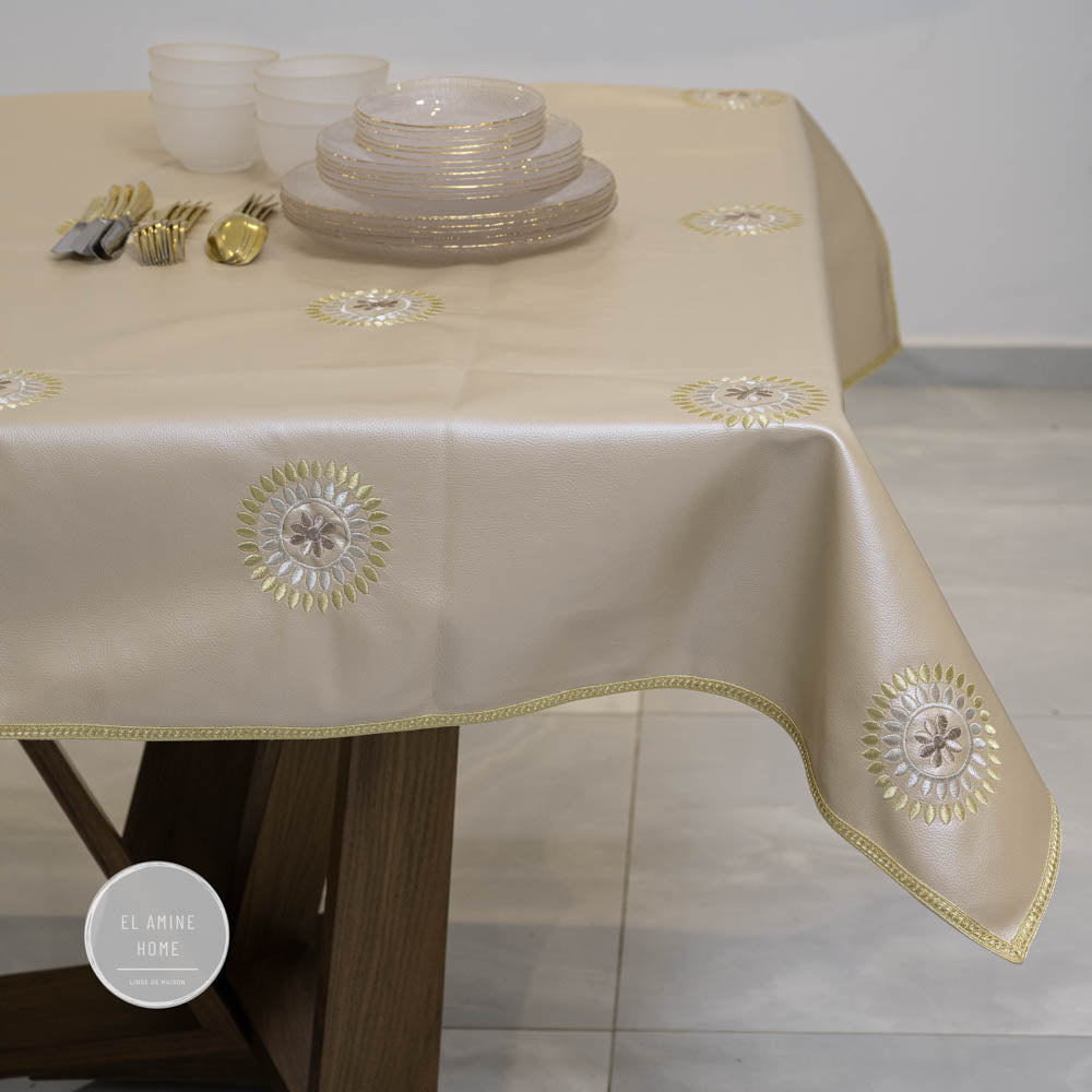Nappe brodée simili cuir rectangulaire ou carré