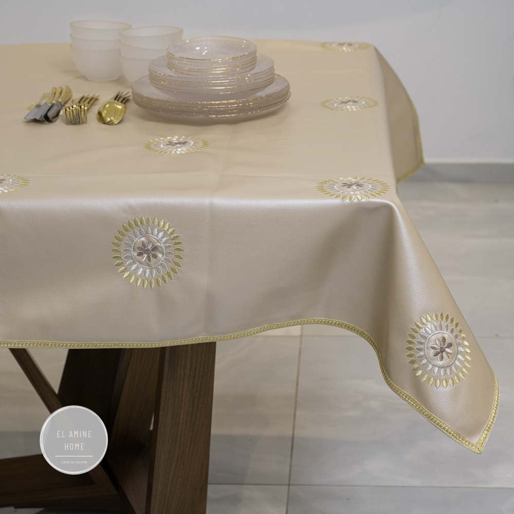Nappe brodée simili cuir rectangulaire ou carré