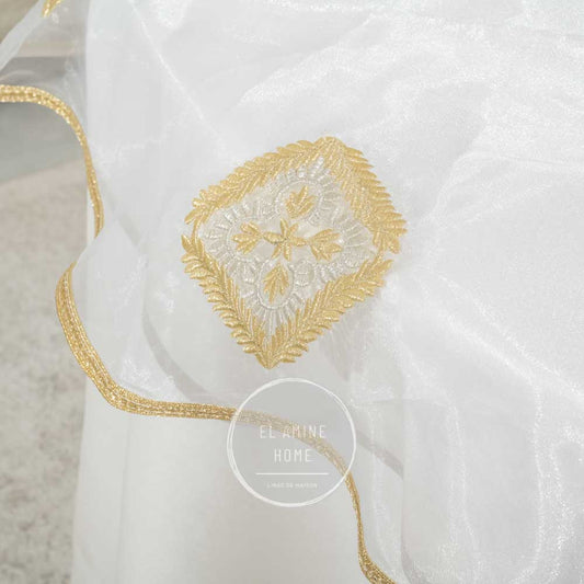 Voile de table brodé 140 cm