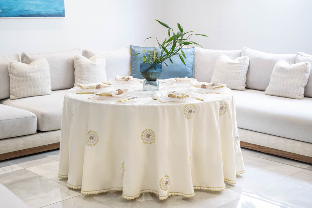 Nappe brodée ronde - Collection Soleil 3 couleurs