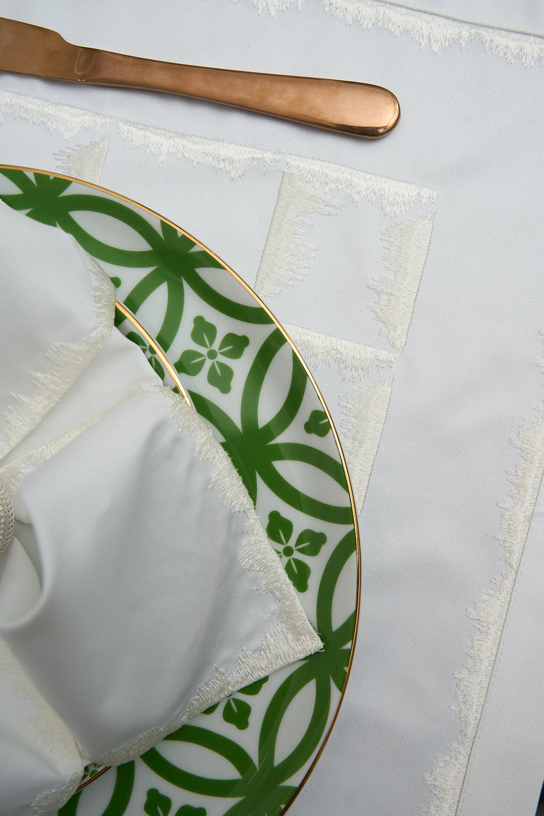 Chemin de table brodé - Collection Prestige