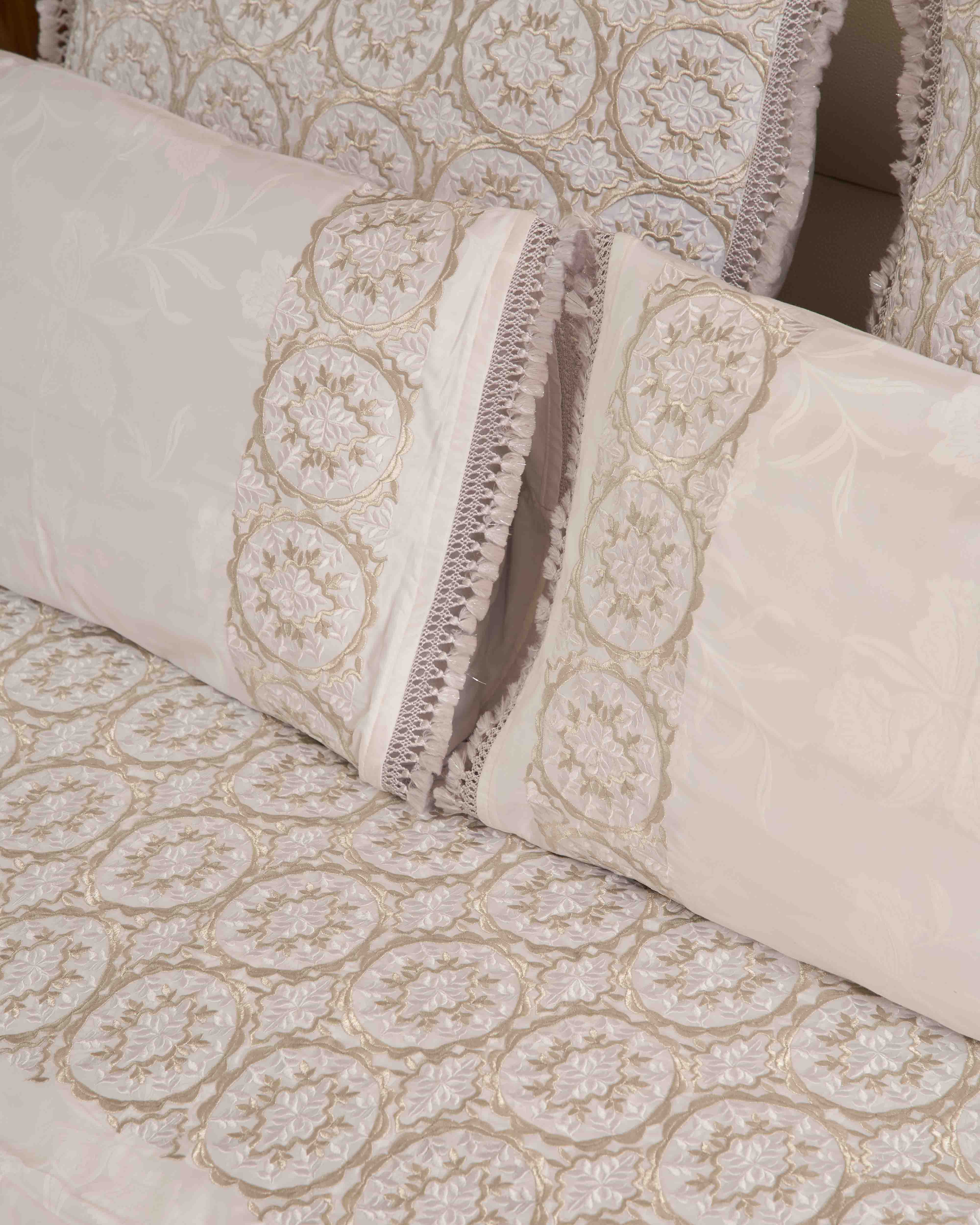 Parure de lit brodée Rbati 'Rziza'