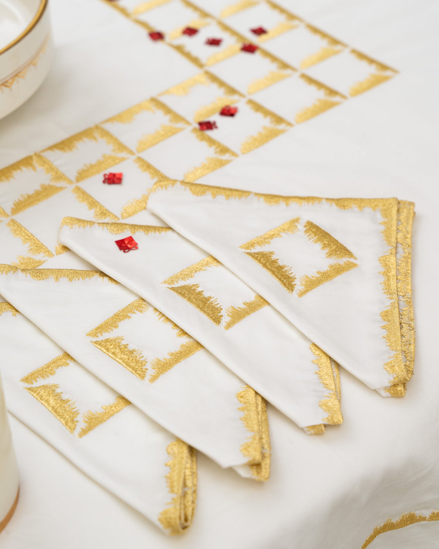 Nappe brodée carrée - Collection Prestige