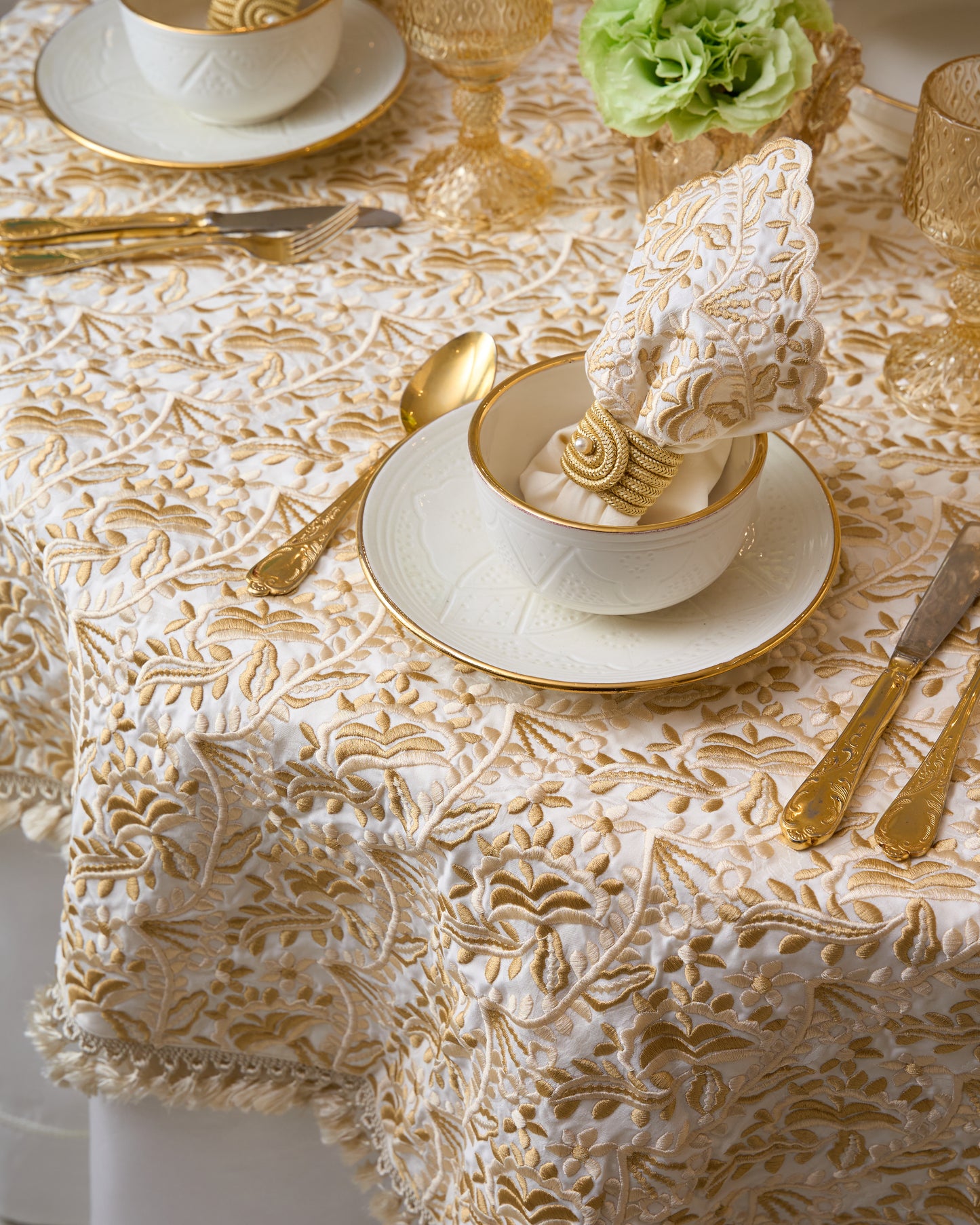 Nappe brodée carrée - Collection Sakina