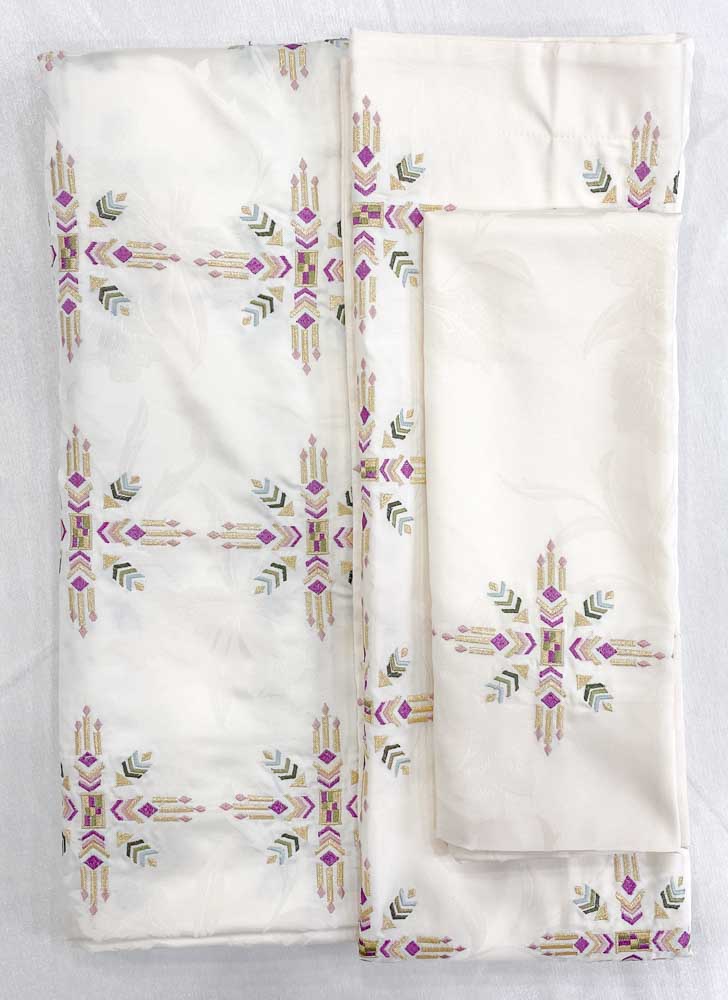 Parure de lit brodées
