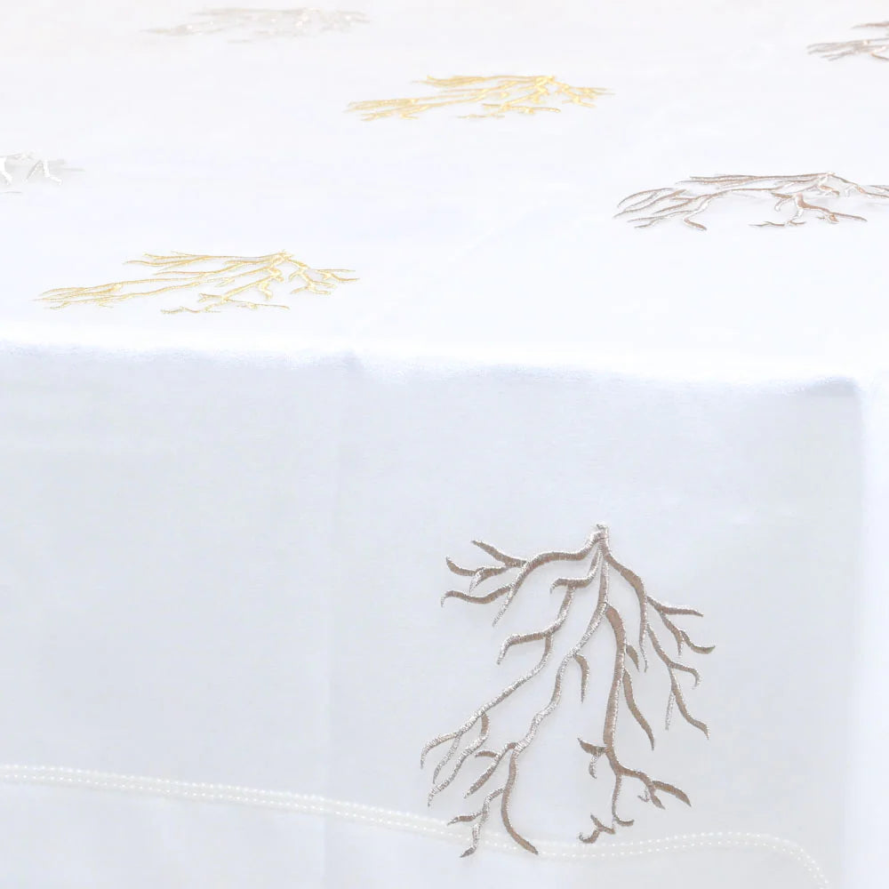 Voile de table brodé 140 cm