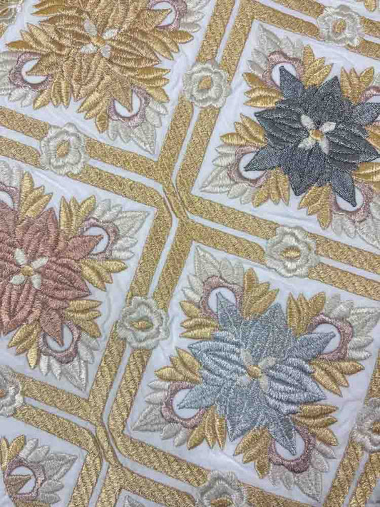 Chemin de table brodé Rbati (200/50 cm)